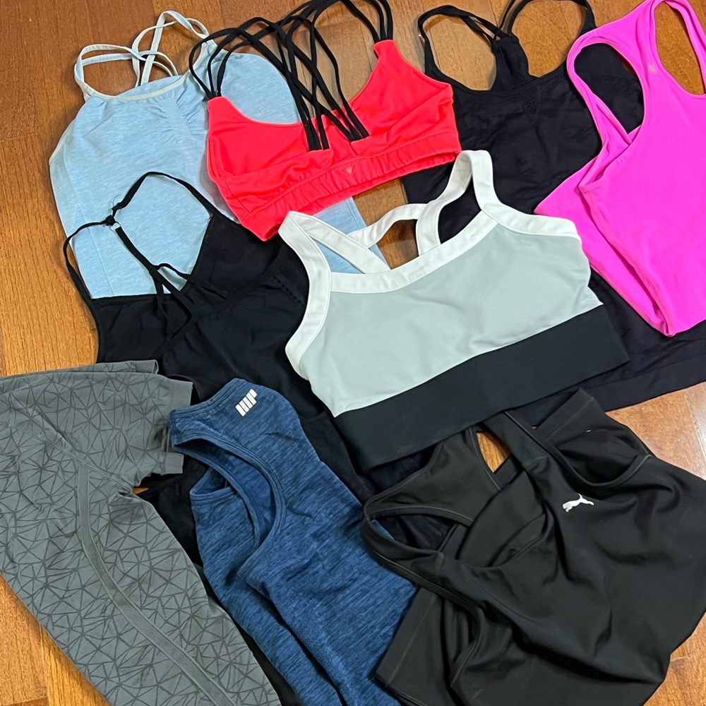 Gym clothes BUNDLE Tops / sports bra mostly 4